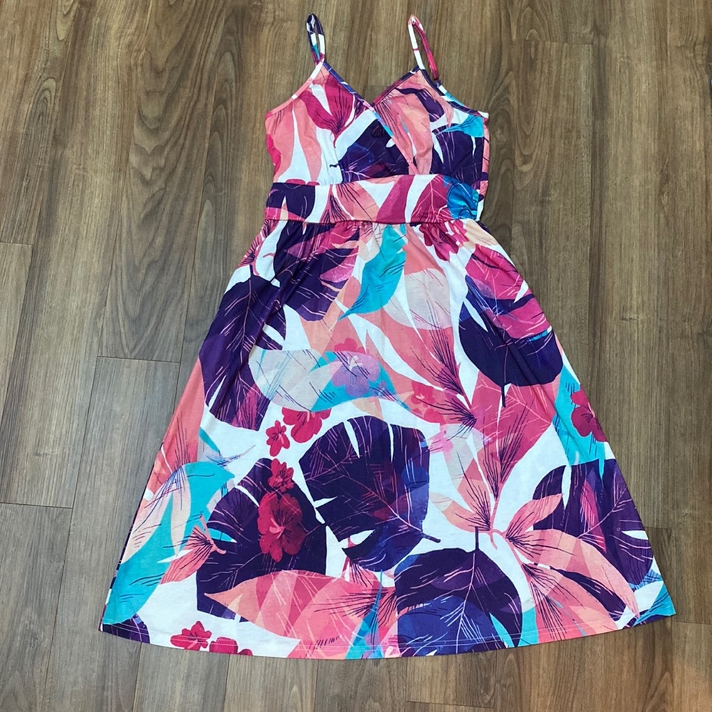 Women’s Size 8 Medium Floral Dress with Pockets